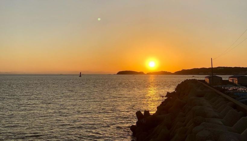 旬のてっちり鍋満喫 オンラインで島時間を堪能する ディープな夜の日間賀島ツアー ほむすび